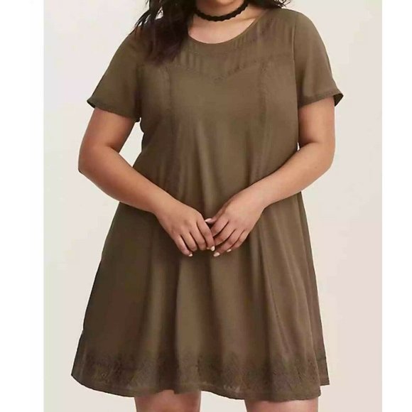 torrid Dresses & Skirts - Torrid 0 Womens L Green Embroidered Rayon Trapeze Dress Short Sleeves Bo…
